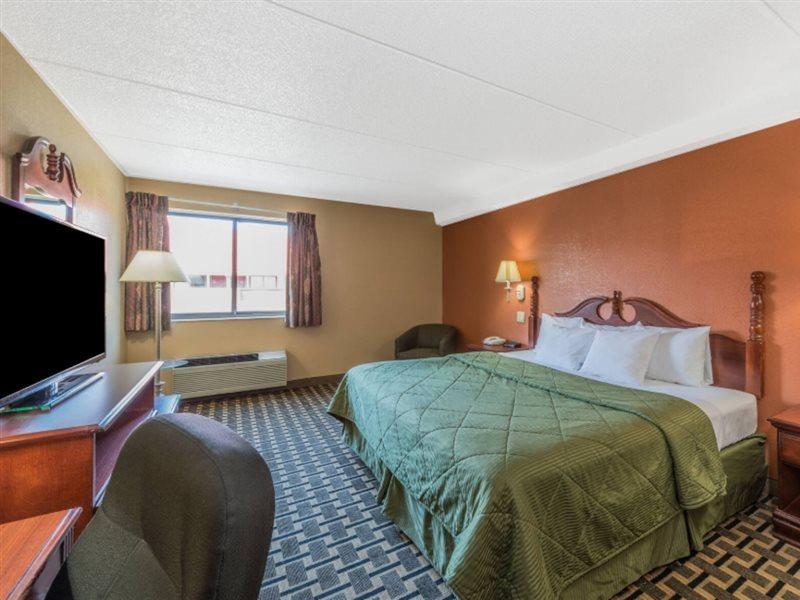 Days Inn By Wyndham Hurstbourne Louisville Exterior photo